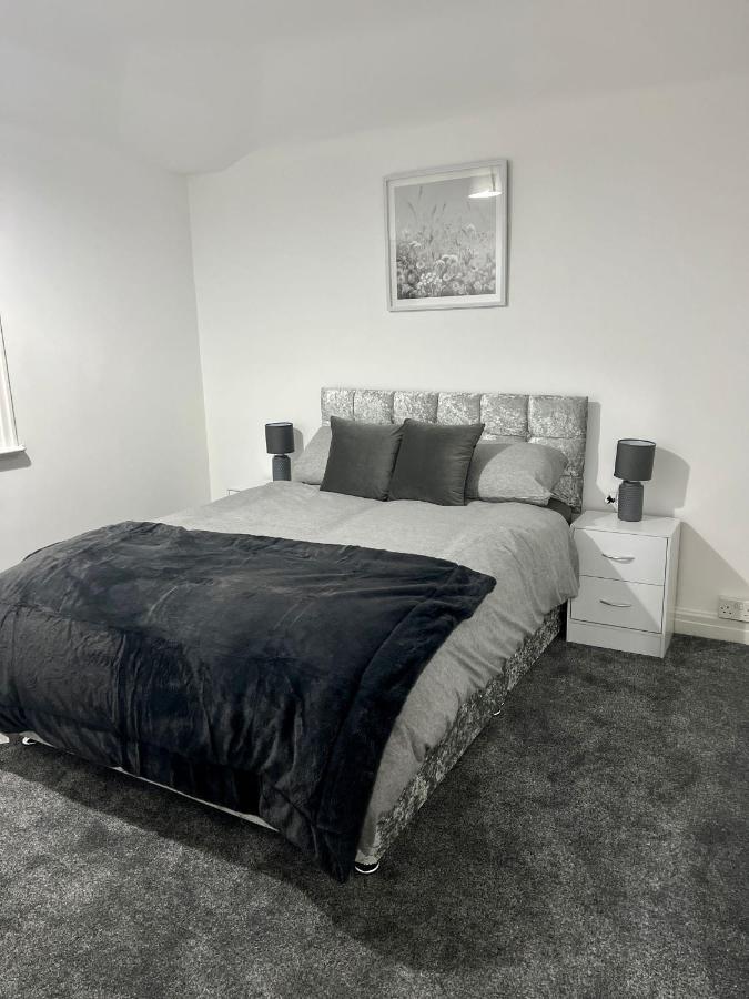 Beautiful And Homely 3 Bed House With Free Parking So Close To Man City And City Centre Manchester Exterior photo
